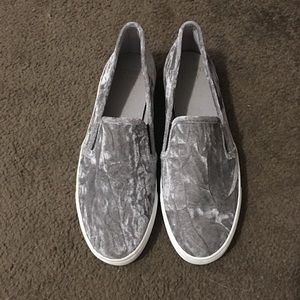 grayish/silver velvet shoes